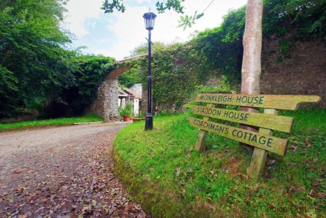 Monkleigh Coachmans Cottage 1 Bedroom ビディフォード エクステリア 写真